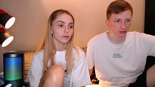 juliaanddima online show from November 2025 09:20:01 PM