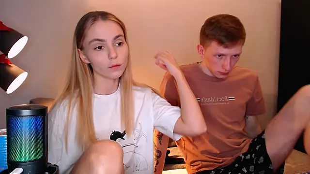 juliaanddima online show from November 2025 08:25:02 AM