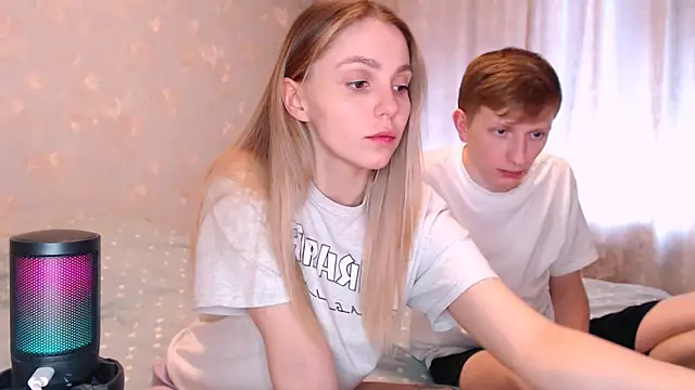 juliaanddima online show from February 2026 11:31:02 AM