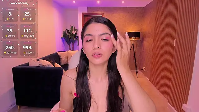 miiaa evans online show from October 2025 10:48:01 AM