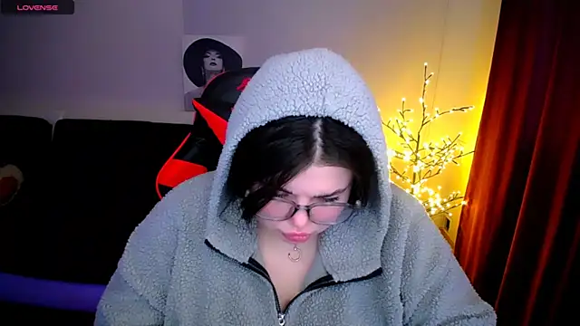 Emily Mo online show from January 2025 09:46:01 AM