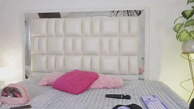 Snapshot of Anais_aradia chatting on March 2025 06:14:02 AM Anais aradia online show from March 2025 06:14:02 AM