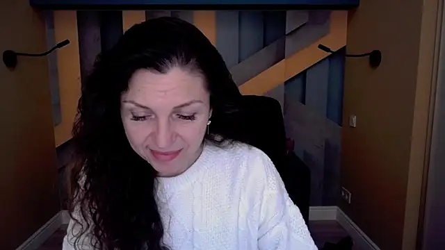 EllaLong online show from January 2026 12:31:01 PM