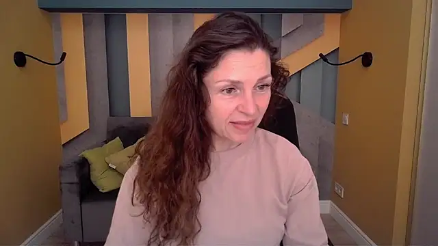 EllaLong online show from April 2026 11:33:01 AM