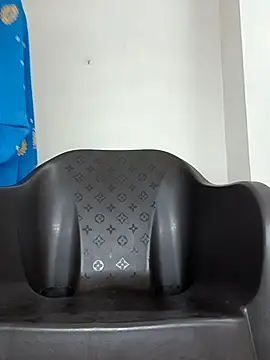 Snapshot of _surbhi_ chatting on December 2025 04:10:02 AM surbhi online show from December 2025 04:10:02 AM