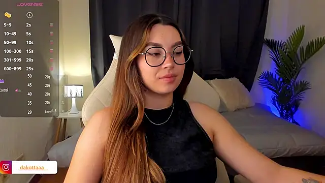 dakottaa  online show from September 2025 11:18:01 PM