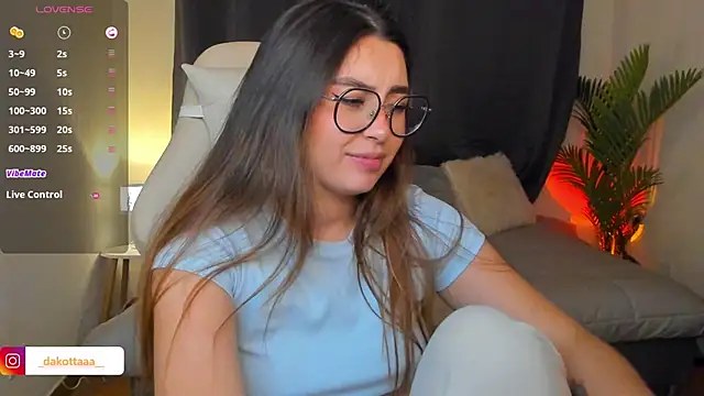 dakottaa  online show from April 2026 01:53:01 AM