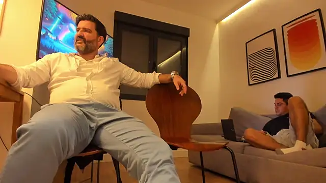 Snapshot of Maxi_TheBigDaddy chatting on December 2024 06:50:01 PM Maxi TheBigDaddy online show from December 2024 06:50:01 PM