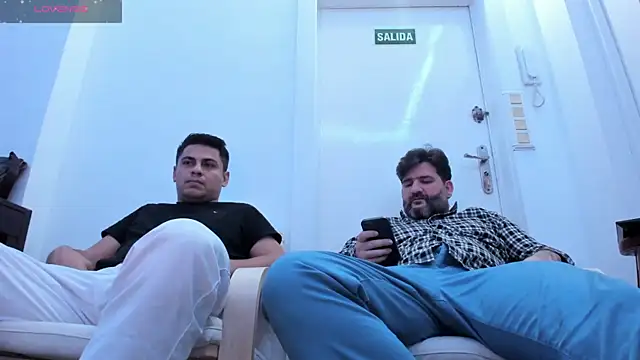 Snapshot of Maxi_TheBigDaddy chatting on December 2024 10:52:02 PM Maxi TheBigDaddy online show from December 2024 10:52:02 PM