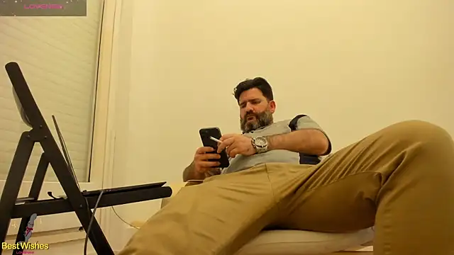 Snapshot of Maxi_TheBigDaddy chatting on January 2025 09:52:02 PM Maxi TheBigDaddy online show from January 2025 09:52:02 PM