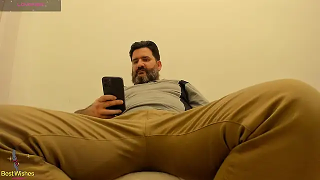 Snapshot of Maxi_TheBigDaddy chatting on January 2025 02:19:01 AM Maxi TheBigDaddy online show from January 2025 02:19:01 AM