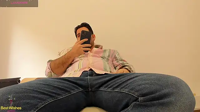 Snapshot of Maxi_TheBigDaddy chatting on January 2025 10:11:02 AM Maxi TheBigDaddy online show from January 2025 10:11:02 AM