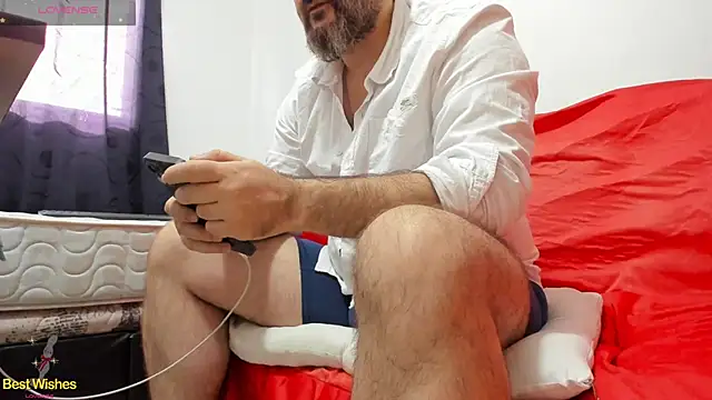 Snapshot of Maxi_TheBigDaddy chatting on February 2025 02:02:01 PM Maxi TheBigDaddy online show from February 2025 02:02:01 PM