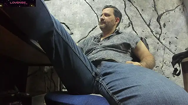 Snapshot of Maxi_TheBigDaddy chatting on September 2025 03:56:01 PM Maxi TheBigDaddy online show from September 2025 03:56:01 PM