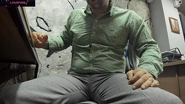 Snapshot of Maxi_TheBigDaddy chatting on September 2025 01:43:02 PM Maxi TheBigDaddy online show from September 2025 01:43:02 PM