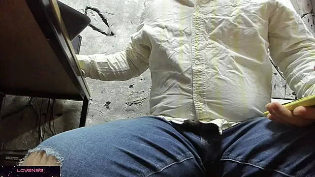 Snapshot of Maxi_TheBigDaddy chatting on October 2025 01:21:01 PM Maxi TheBigDaddy online show from October 2025 01:21:01 PM