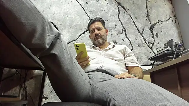 Snapshot of Maxi_TheBigDaddy chatting on October 2025 03:23:02 PM Maxi TheBigDaddy online show from October 2025 03:23:02 PM