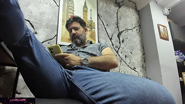 Snapshot of Maxi_TheBigDaddy chatting on November 2025 10:37:02 AM Maxi TheBigDaddy online show from November 2025 10:37:02 AM