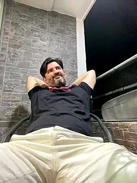 Snapshot of Maxi_TheBigDaddy chatting on November 2025 03:49:02 AM Maxi TheBigDaddy online show from November 2025 03:49:02 AM