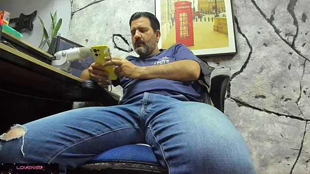 Snapshot of Maxi_TheBigDaddy chatting on November 2025 05:02:01 PM Maxi TheBigDaddy online show from November 2025 05:02:01 PM