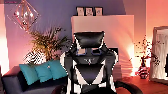 Snapshot of Megan_inked chatting on October 2025 03:41:02 AM Megan inked online show from October 2025 03:41:02 AM