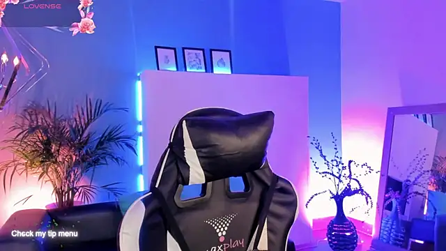 Snapshot of Megan_inked chatting on November 2025 02:50:02 AM Megan inked online show from November 2025 02:50:02 AM