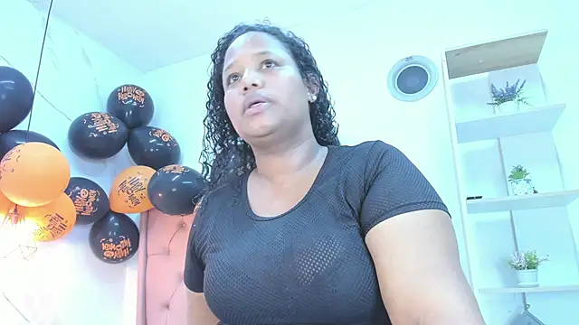 Belle Brunette online show from November 2025 09:28:01 PM