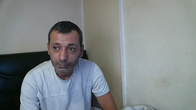 Snapshot of Rator_2 chatting on December 2025 08:07:02 PM Rator 2 online show from December 2025 08:07:02 PM