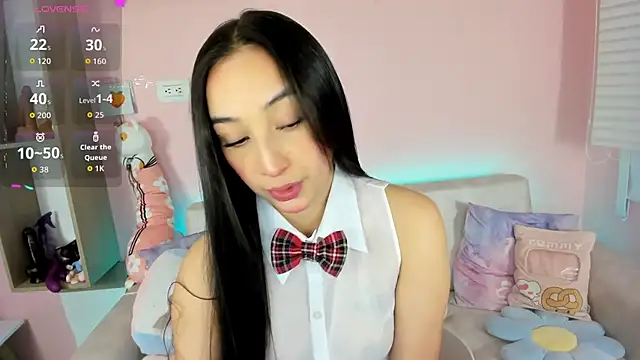 tinysara online show from December 2025 04:38:01 PM