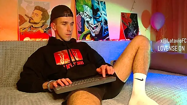 Snapshot of Midnighter_ chatting on January 2025 02:40:01 AM Midnighter  online show from January 2025 02:40:01 AM