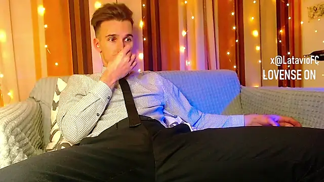 Midnighter  online show from December 2025 05:29:01 PM