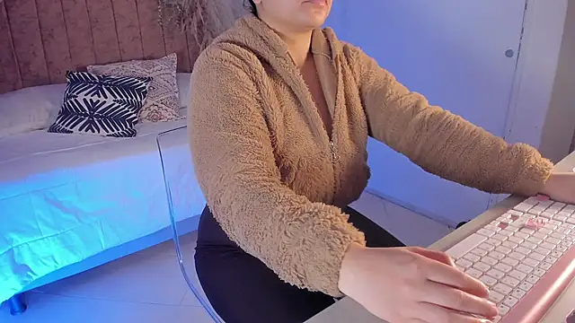 scarlet miller1 online show from December 2025 12:58:02 PM