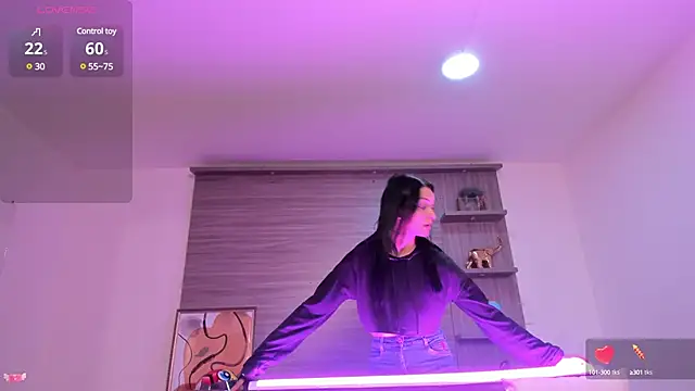 Snapshot of charlottewhitte chatting on February 2025 11:02:01 AM charlottewhitte online show from February 2025 11:02:01 AM