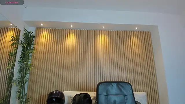 Snapshot of charlottewhitte chatting on October 2025 11:39:02 AM charlottewhitte online show from October 2025 11:39:02 AM