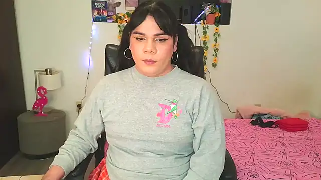 Snapshot of Violetacam_05 chatting on February 2025 10:41:01 AM Violetacam 05 online show from February 2025 10:41:01 AM