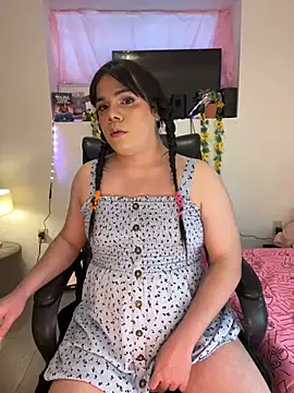 Snapshot of Violetacam_05 chatting on March 2025 03:27:01 PM Violetacam 05 online show from March 2025 03:27:01 PM