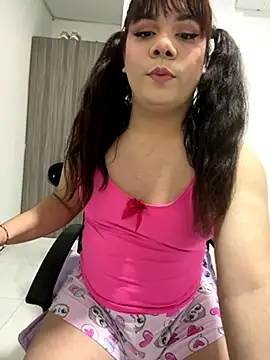 Snapshot of Violetacam_05 chatting on September 2025 03:47:01 PM Violetacam 05 online show from September 2025 03:47:01 PM