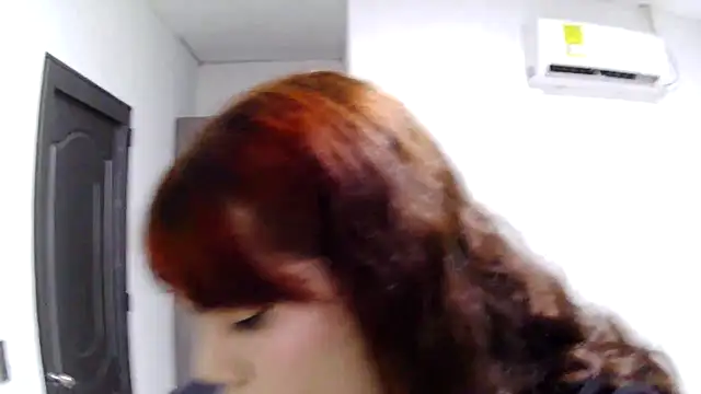 Snapshot of Violetacam_05 chatting on October 2025 11:32:02 PM Violetacam 05 online show from October 2025 11:32:02 PM