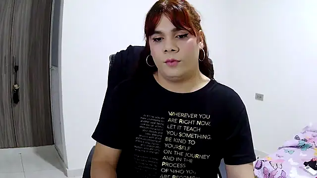 Snapshot of Violetacam_05 chatting on October 2025 08:59:01 AM Violetacam 05 online show from October 2025 08:59:01 AM