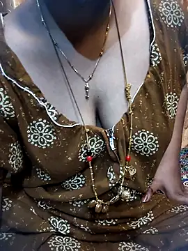 tuttifrutti17 online show from April 2026 05:06:02 PM