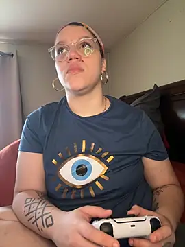 QueenNuttCollector online show from September 2025 02:20:01 PM