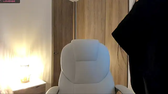 sophie connors online show from April 2026 11:44:01 AM