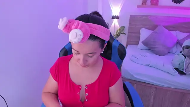 izaro22 online show from September 2025 02:15:02 AM