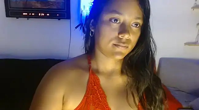 Chiara petterson online show from February 2025 05:34:01 AM