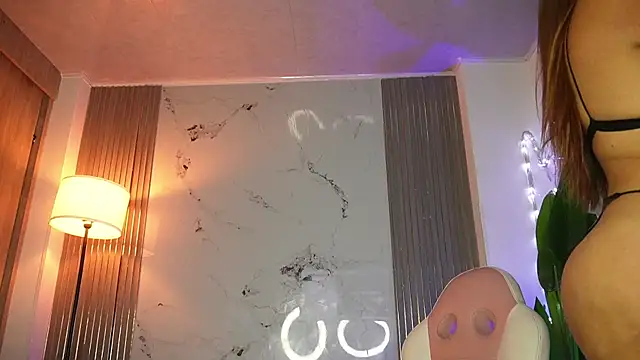 Vanesa novvoa online show from October 2025 05:04:02 PM