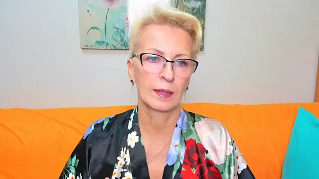 iamyourdream89 online show from September 2025 05:46:02 PM