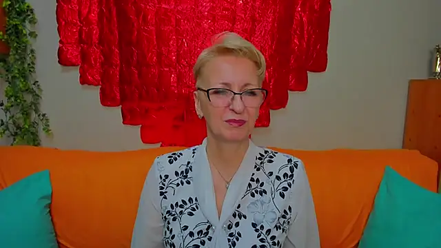 iamyourdream89 online show from March 2026 05:17:01 PM