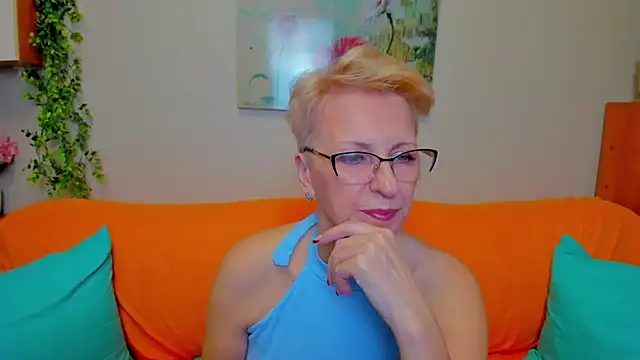 iamyourdream89 online show from April 2026 02:44:01 PM