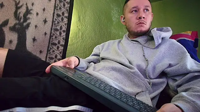 Snapshot of sweet_cock28 chatting on January 2025 03:43:01 PM sweet cock28 online show from January 2025 03:43:01 PM