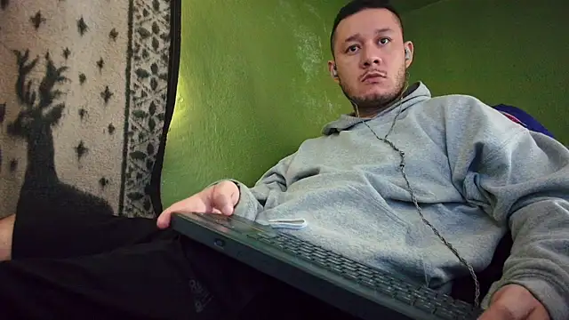 Snapshot of sweet_cock28 chatting on January 2025 03:22:01 PM sweet cock28 online show from January 2025 03:22:01 PM